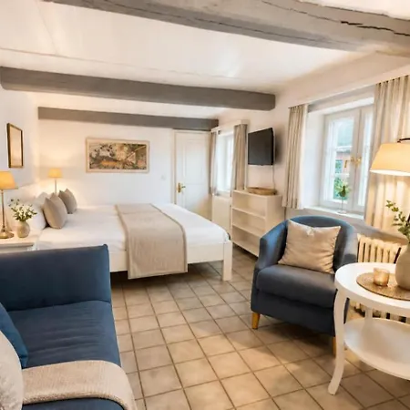 Ual Fering 1 Apartment